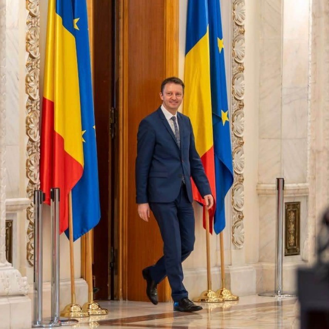 Guvernul Mureșan, respins la vot în Parlament
