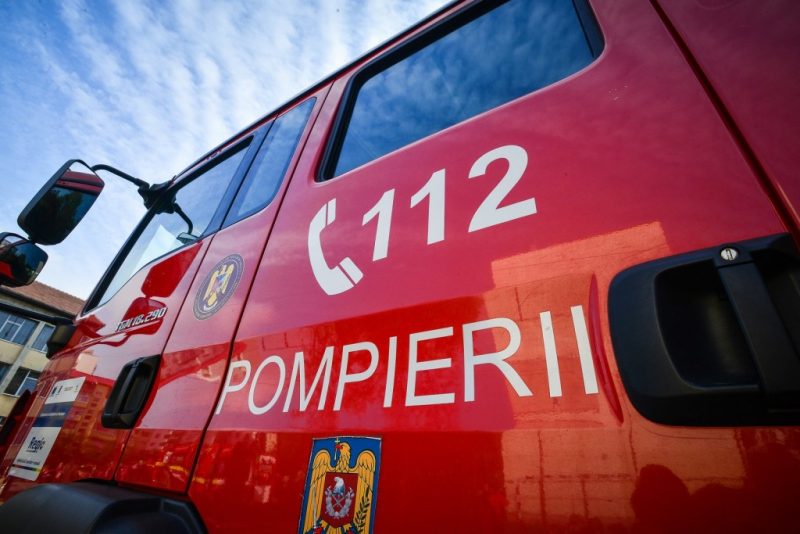 Intervenție de Urgență a ISU la un Incendiu la o Fabrică de Mobilă din Măieruș