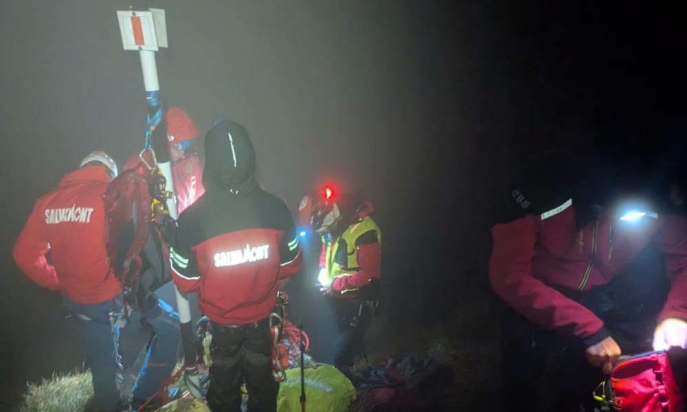 Operațiune dramatică în Munții Făgăraș: 24 de salvamontiști au lucrat peste 40 de ore pentru recuperarea unui turist decedat
