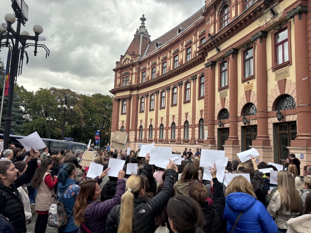 Părinții Protestează pentru Siguranța Copiilor la Brașov