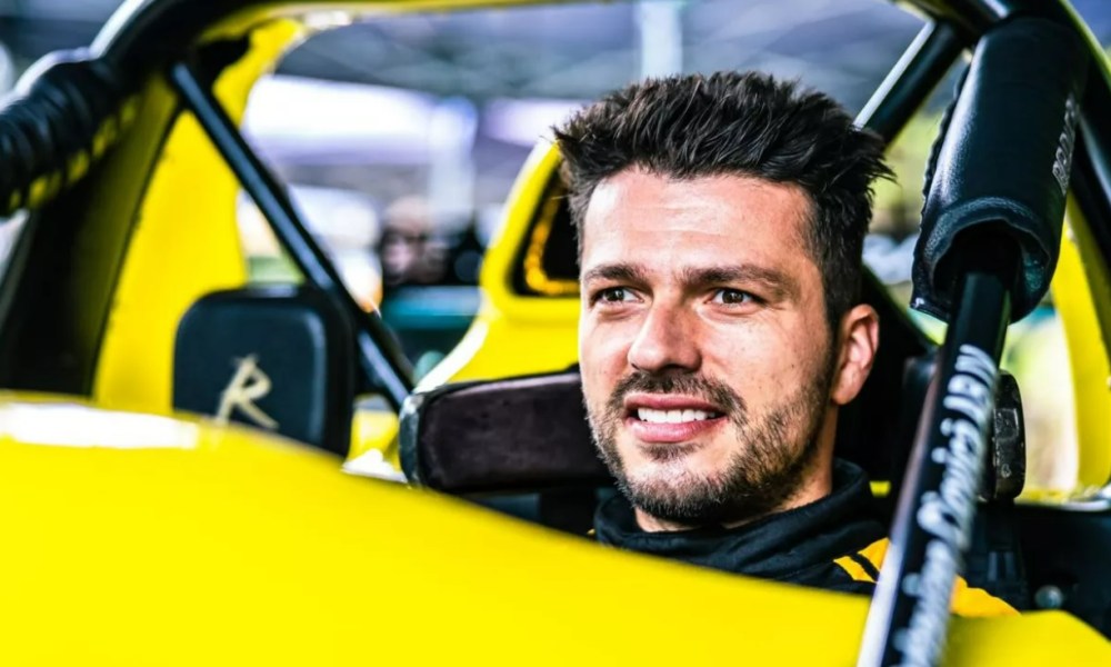 Pilotul brașovean Octavian Ciovică, condamnat la 3 ani și 6 luni de închisoare cu executare pentru trafic de influență și șantaj
