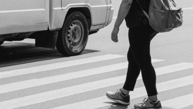 Poliția Brașov supraveghează pietonii, bicicliștii și trotinetiștii: peste 120 de sancțiuni într-o zi