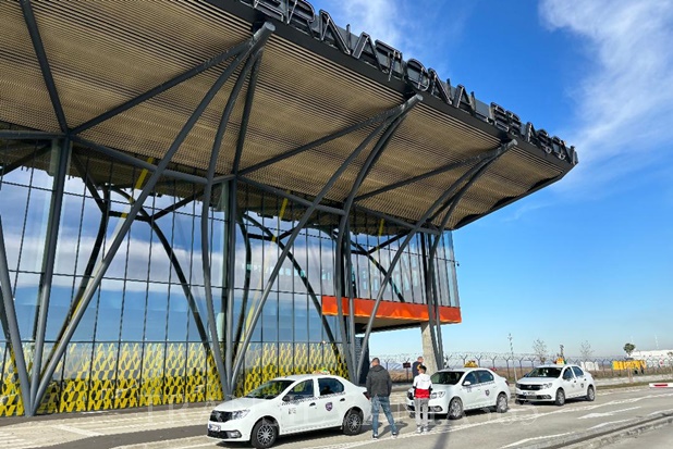 Probleme pentru Uber și Bolt la Aeroportul Brașov