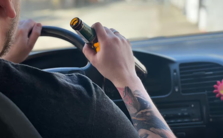 Șoferi iresponsabili depistați sub influența alcoolului și fără permis în Brașov: Unul a fost reținut pentru 24 de ore