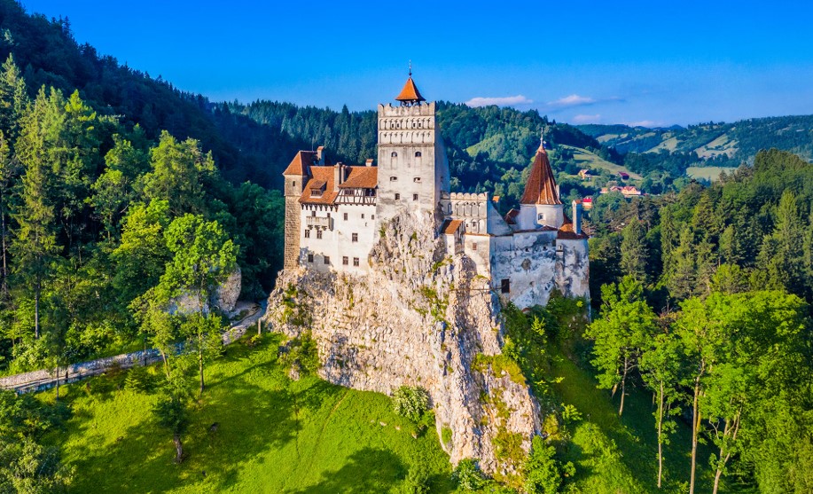 Turismul la Castelul Bran: Criză de Cazare