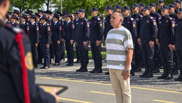 Un fost pompier din Brașov, onorat pentru salvarea unui copil înaintea sosirii echipajelor de intervenție