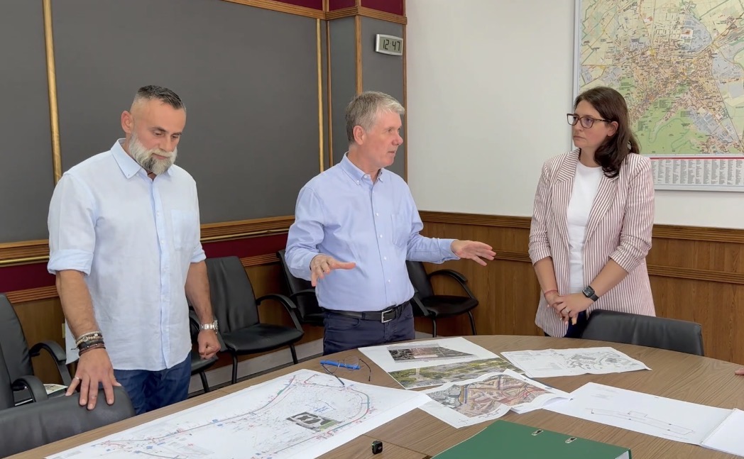 VIDEO. Primarul Scripcaru și arhitecții decid: Prima parcare va fi construită în Centrul Civic! Proiectul Parcului Central, în așteptare!