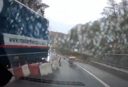 Accident pe DN 13: Șofer de TIR fugar, amendat