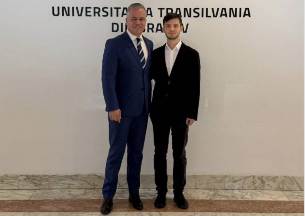 Fiul lui Adrian Veștea, student la Universitatea Transilvania