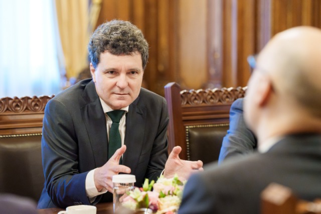 Nicușor Dan și Luca Niculescu la ședința CSAT