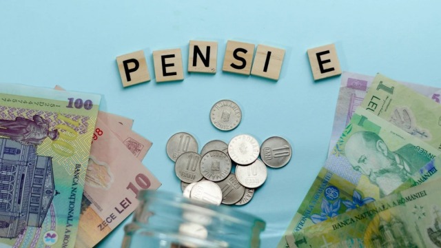 Pensiile ar putea crește în două etape
