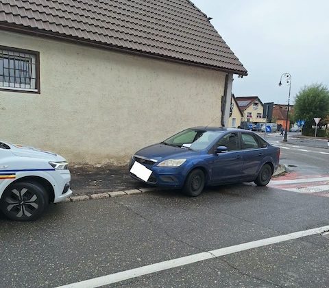 Poliția Râșnov sancționează parcările ilegale