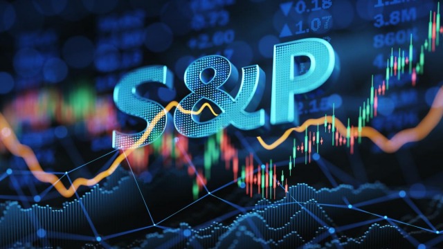 România între criză politică și riscuri financiare