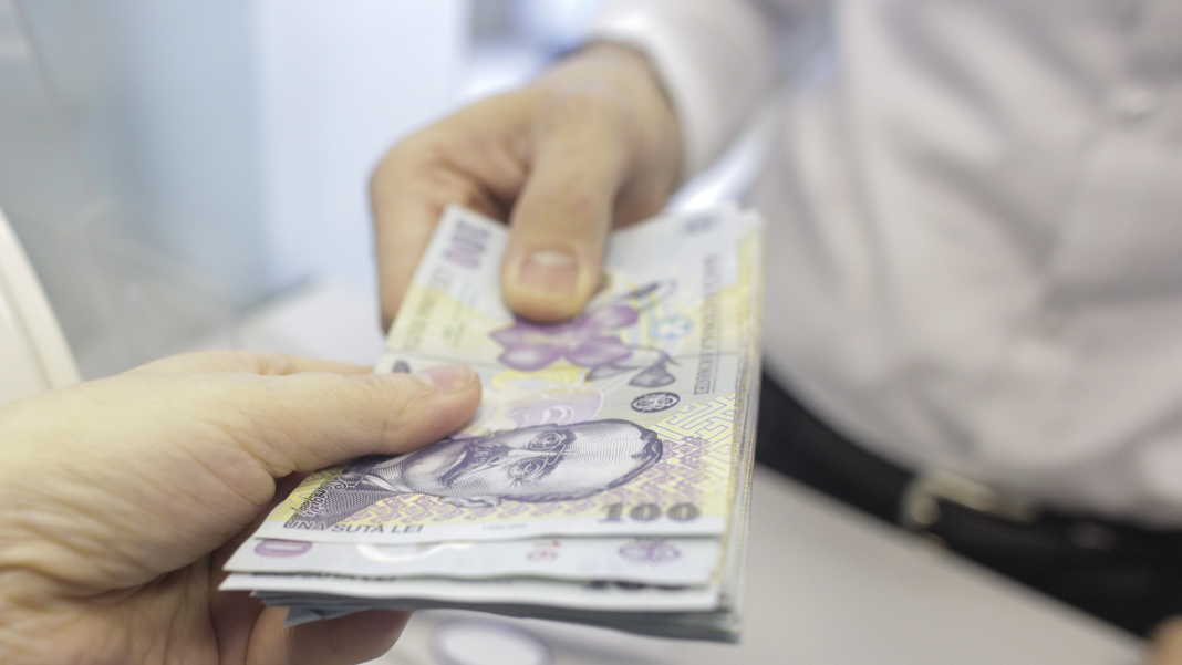 Românii vor primi banii înapoi de la bănci